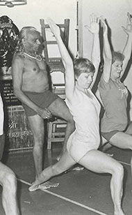 iyengar adjust 1983